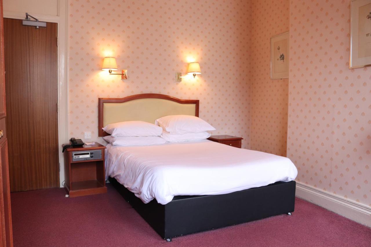 The Esplanade 3*