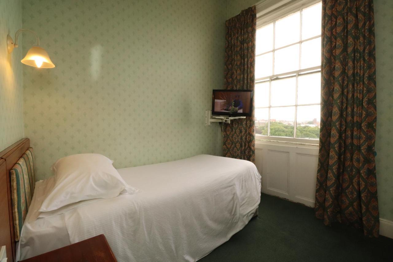 The Esplanade Hotel 3*