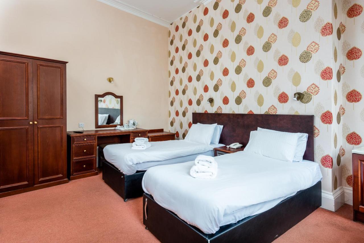 The Esplanade 3*