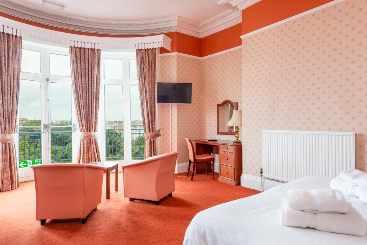 The Esplanade 3*